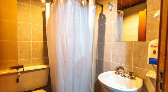 Кровать в общем номере Bla Guest House