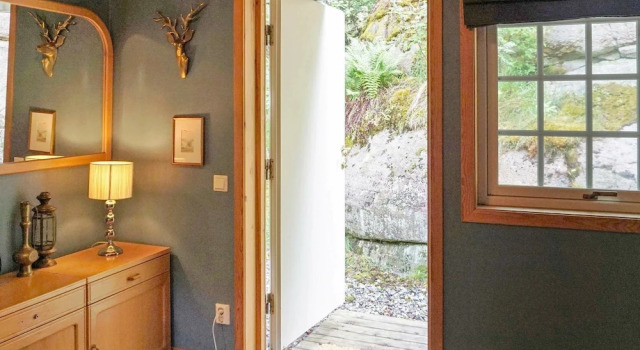 Holiday Home in Fjell, Book Hotel  