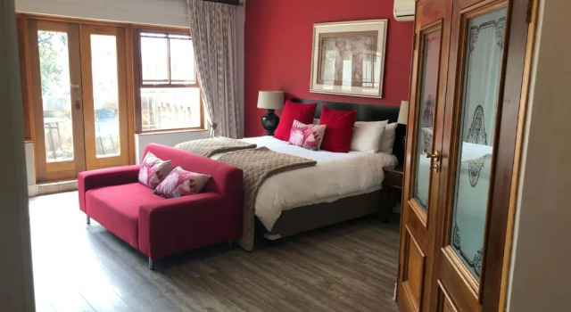 Люкс Executive 314 on Clark Guest House