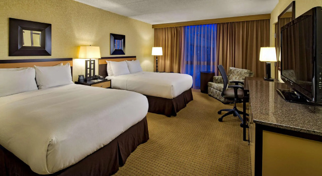 Четырёхместный номер Standard DoubleTree by Hilton Chicago - Arlington Heights