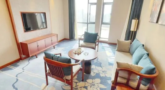 Двухместный люкс Executive с видом на озеро Auspicious Phoenix Hotel