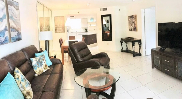 Le Frontenac 204 by Go Florida Condo Sunny Isles, Varaa Hotelli Hotellit Miami Beach uima-altaalla, Uima-allas
