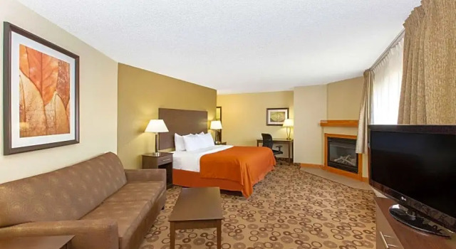Двухместный люкс c 1 комнатой Spark by Hilton Cedar Falls