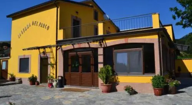 Agriturismo La Gemma del Parco, Book Hotel Hotels in Pollino with Parking, Parking