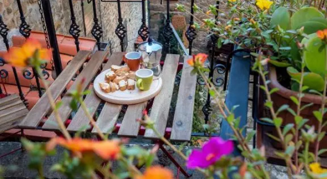 Aramo House, Book Hotel Hoteller i Pescia med parkering, Parkering