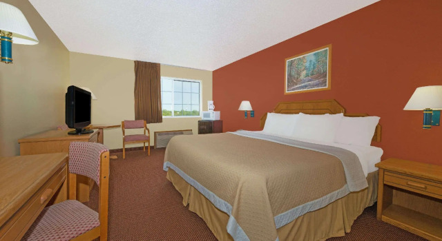 Standard Doppel Zimmer Days Inn by Wyndham Cameron