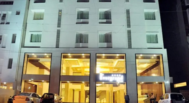 Одноместный клубный номер Standard Hotel The Evergrand Palace
