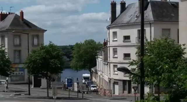 Апартаменты Appartement sur l’ile de Saumur