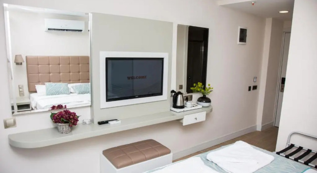 Двухместный номер Standard с видом на бассейн Asli Hotel