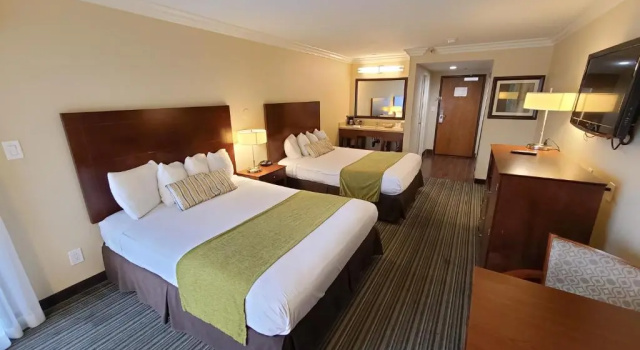 Четырёхместный номер Standard Huntington Beach Inn
