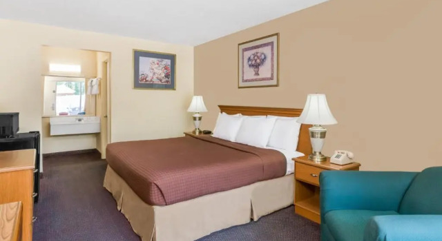 Номер Standard Days Inn by Wyndham Christiansburg