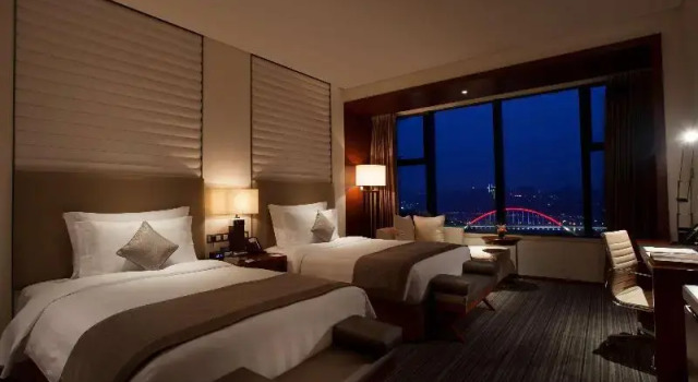 Номер Superior с балконом Radisson Blu Plaza Chongqing