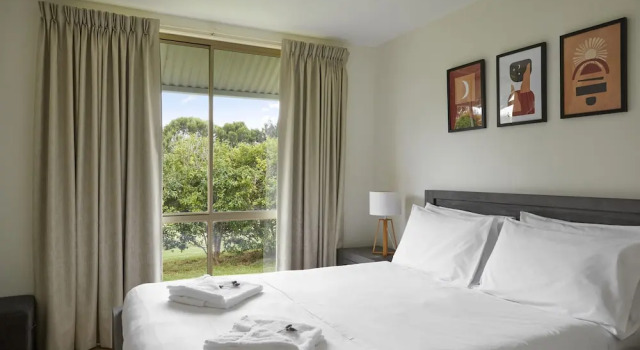 Номер Comfort с балконом Mystery Bay Cottages