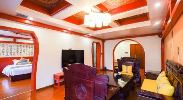 Люкс с 2 комнатами Guanshan Garden Ancient Chinese Holiday Inn Zhangjiajie National Forest Park Branch