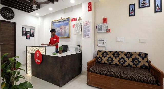 OYO 9732 Nayagaon, Rezerwuj Hotel Hotele w Punjab z basenem, Basen
