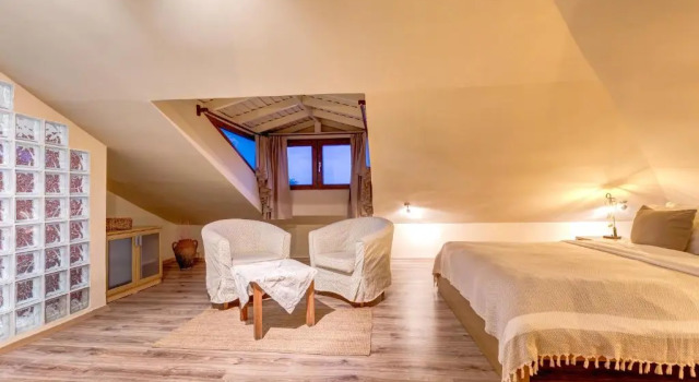 Двухместный номер Мансарда Jade Residence