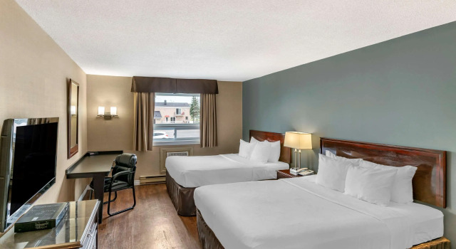 Четырёхместный номер Standard Econo Lodge Hotel Brossard