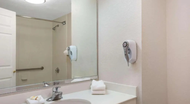 Номер Standard La Quinta by Wyndham Ft. Lauderdale Plantation