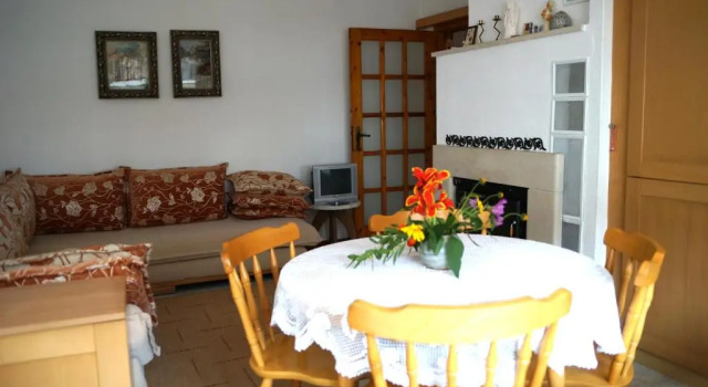 Апартаменты c 1 комнатой с балконом и с красивым видом из окна Guest House Barbov