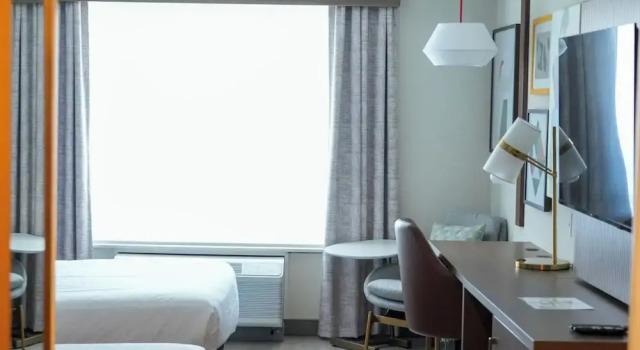 Четырёхместный номер Standard Holiday Inn & Suites Phoenix Airport by IHG