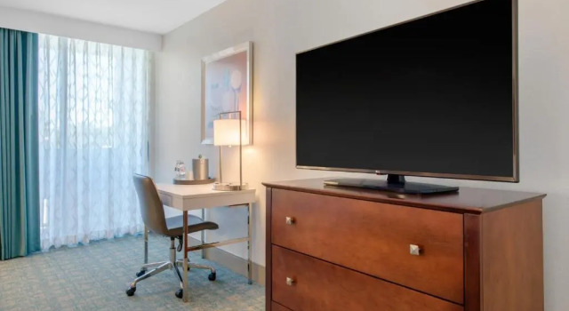 Двухместный номер Standard с видом на бассейн Holiday Inn Orlando - Disney Springs® Area by IHG