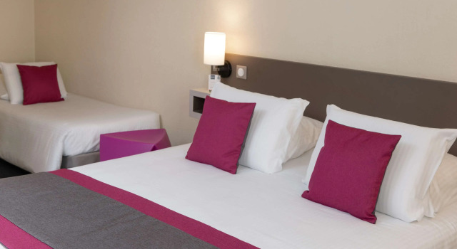 Трёхместный номер Standard Kyriad Hotel Lyon Givors