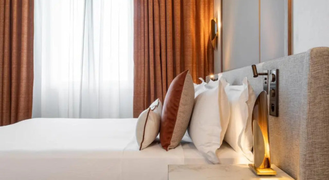 Двухместный полулюкс с балконом InterContinental Paris Champs Elysées Etoile by IHG