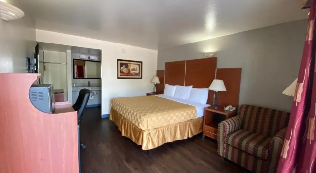 Четырёхместный номер Standard Travelodge by Wyndham Albuquerque West
