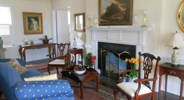 The Pond House Inn, Забронировать Отель Элизабет-Сити Северная Каролина, рядом с Arts of the Albemarle