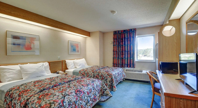 Четырёхместный номер Standard Rodeway Inn Willington North