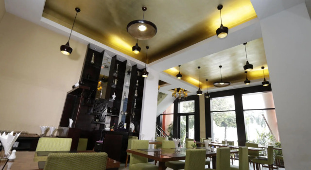 Номер Deluxe East Hotel