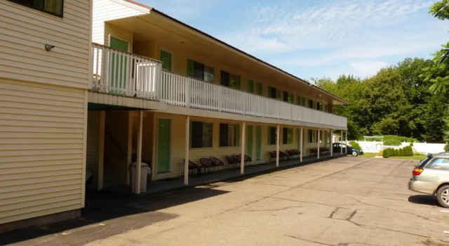 Footbridge North Hotel, Varaa Hotelli Hotellit New England uima-altaalla, Uima-allas