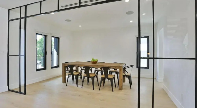 Spacious 5 Bedroom West Hollywood Home With Pool, Забронировать Отель Отели Лос-Анджелеса с бассейном, рядом с Urban Light, Бассейн
