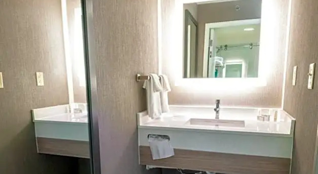 Четырёхместный люкс SpringHill Suites Columbus Airport Gahanna