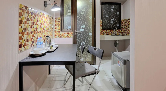 1 Bedroom Superior Twin room with balcony and with view Literooms At Kebagusan City