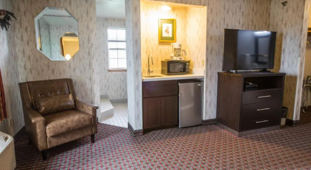 Люкс Bridgeway Inn & Suites - Portland Airport