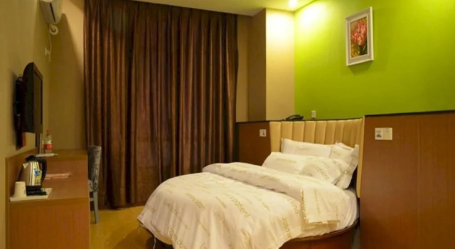Moli Huakai Hotel Fashion Square, Book Hotel Hoteller i Shashi med parkering, Parkering