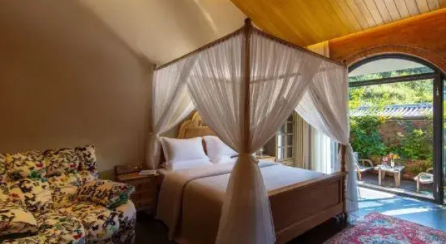 Люкс Hot Spring Forest Healing Art Homestay