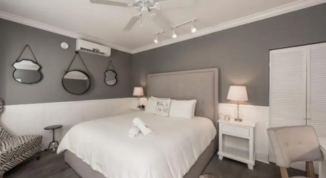 Номер Standard с видом на бассейн Alexanders Guesthouse-Adult Exclusive, LGBTQ Friendly
