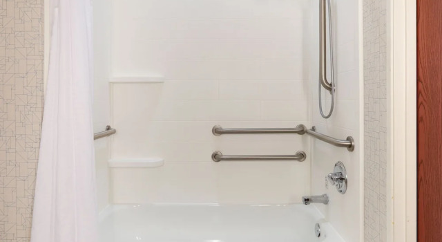 Люкс Holiday Inn Express Hotel & Suites Burleson/Ft. Worth by IHG