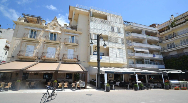 Sea Front Apartment