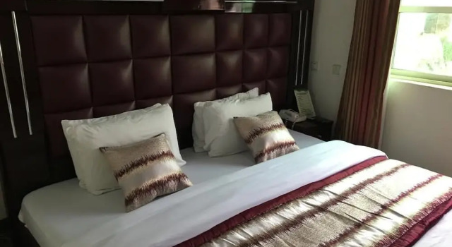Twin Tower Hotel