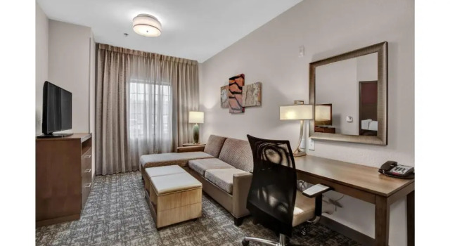 Четырёхместный номер Standard Staybridge Suites Salt Lake-West Valley City by IHG