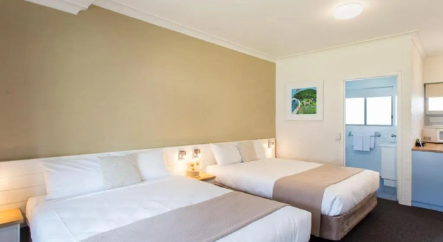 Четырёхместный номер Standard Blueys Motel