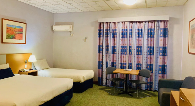 Трёхместный номер Standard Desert Cave Hotel