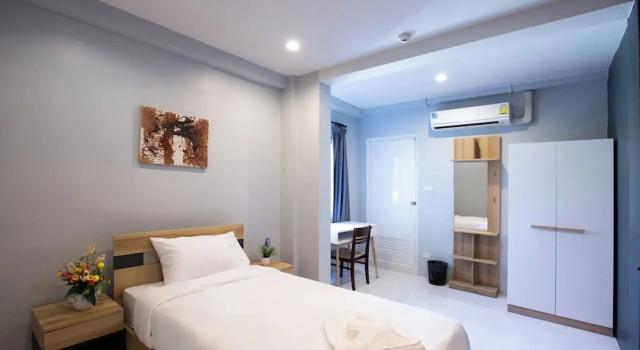 Номер Standard 185 @ Surawong Hotel