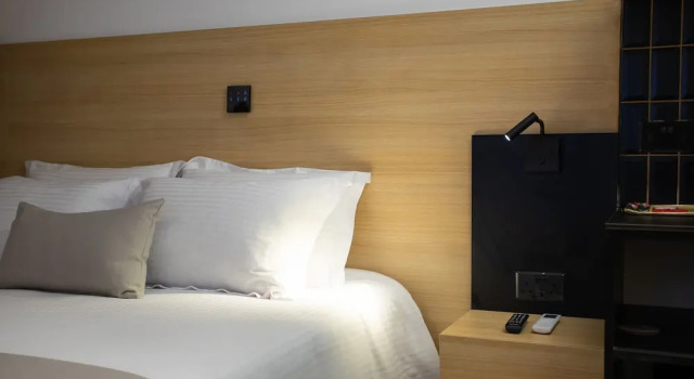 Двухместный люкс Deluxe с балконом Alinea Urban Saripolou Square