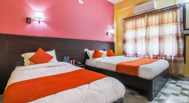 OYO 379 Holiday Resort, Забронировать Курортный отель Саураха провинция Багмати-Прадеш