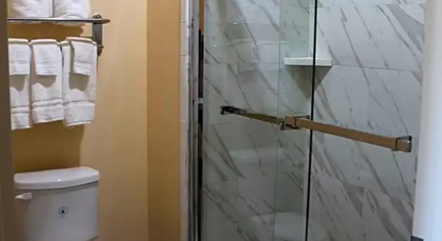 Номер Deluxe Express Inn and Suites