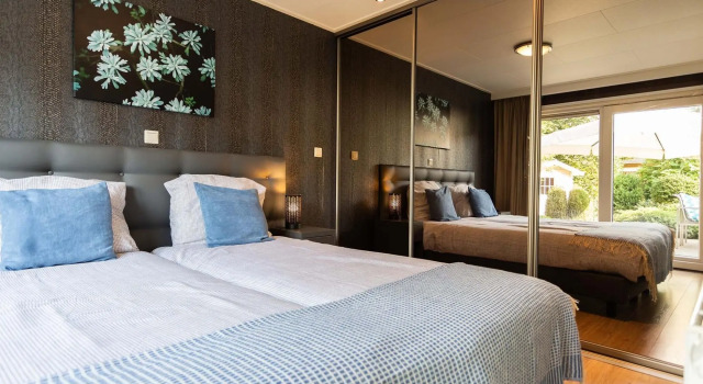 Comfortable chalet with outdoor sauna, near De Veluwe, Rezervasyon Şale Lunteren Veluwe